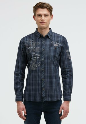 KARO MIT PRINTS PATCHES UND STICKEREIEN - Hemd - blue shades