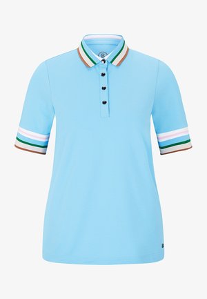 Jasnoniebieska koszulka polo z krótkim rękawem, z kołnierzykiem i mankietami w paski w wielu kolorach, z przodem zapinanym na cztery guziki.