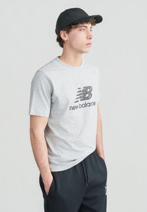 - T-shirt z nadrukiem