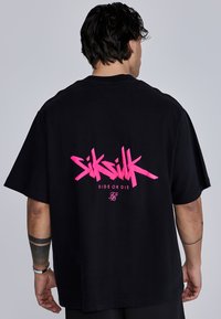 SIKSILK - Marškinėliai su spaudiniu - black pink Miniatiūros vaizdas 1