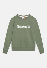 Felpa verde in tessuto misto cotone, con scollo rotondo, maniche lunghe, polsini a costine e grande logo bianco "Timberland".