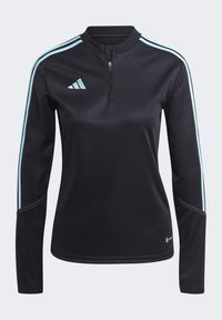 Schwarzes Langarmshirt mit Viertelreißverschluss und hellblauen Streifen auf den Schultern. Hergestellt aus einem glatten, sportlichen Material. Adidas-Logo angebracht.
