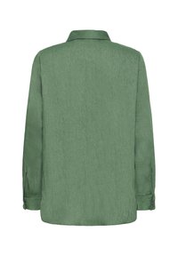 Chemise à manches longues vert olive avec col, vue de dos, avec des poignets à boutons sur un fond blanc uni.