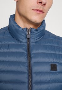 Marc O'Polo Colete - grayed blue