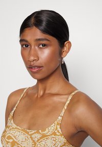 Etam BOHO BRASSIERE - Parte de cima de biquíni - marron