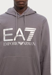 EA7 Emporio Armani FELPA - Felpa con cappuccio - volcanic glass