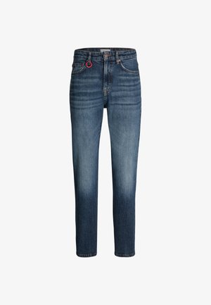 Donkerblauwe denim jeans met een vervaagd effect, met een klassieke rechte snit, een knoopsluiting en een rode accentring op de tailleband.