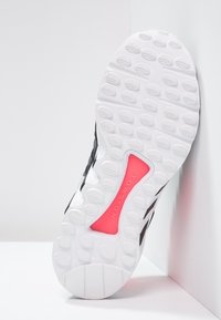 adidas Originals EQUIPMENT SUPPORT - Sneakers - core black/turbo