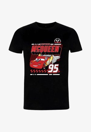 Schwarzes Baumwoll-T-Shirt mit einem Grafikdesign eines roten Rennautos, "Lightning McQueen", mit der Nummer 95, Flammen und einem karierten Muster.