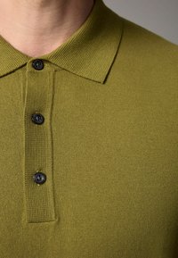Next Top s dlouhým rukávem - olive green