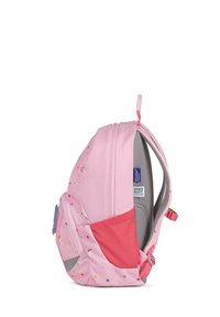 Roze kinder rugzak met kleurrijk confetti-patroon, voorvak, zijnetzak van gaas, gewatteerde achterkant en verstelbare schouderbanden, weergegeven vanaf de zijkant.