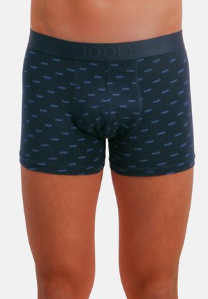 Granatowe bokserki z miękkiego materiału, z powtarzającym się wzorem logo oraz wygodnym paskiem z wytłaczanym oznakowaniem.