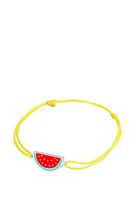 Bracelet en cordon jaune avec un charme en forme de tranche de pastèque rouge et verte, fabriqué en plastique avec une texture lisse et des couleurs vives.