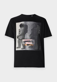 ASTRONAUT - Print T-shirt - black