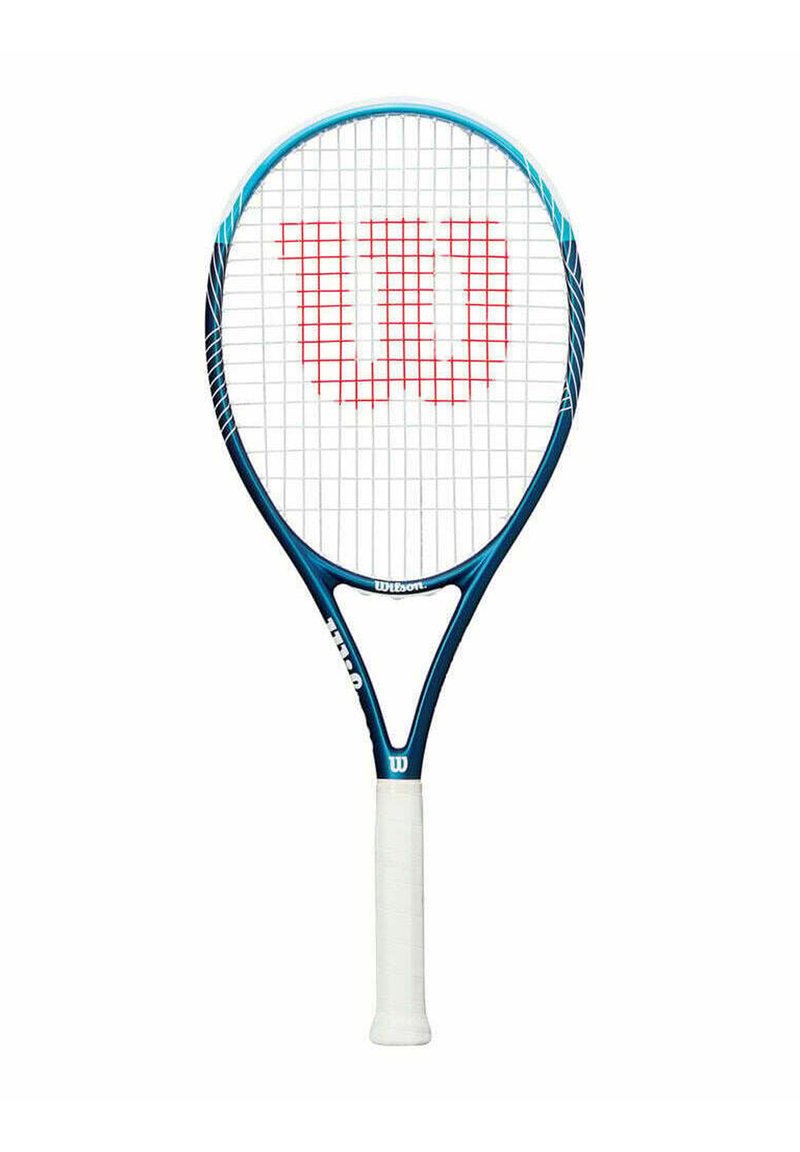 Blauem Tennisschläger mit weißem Griff, ausgestattet mit einem weißen Saitenmuster und einem auffälligen roten "Wilson"-Logo, das zentral im Schlägerkopf positioniert ist.