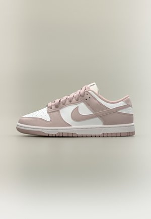 Nike Sportswear, DUNK LOW - Маратонки - white/particle rose