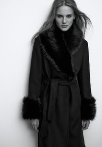 Stradivarius LONG WITH DETAIL - Klassisk frakke - black