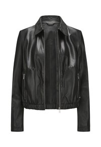 Schwarze Lederjacke mit Kragenhalsausschnitt, Reißverschluss, zwei Seitentaschen und gerafftem Taillenbund, mit glatter Oberfläche.