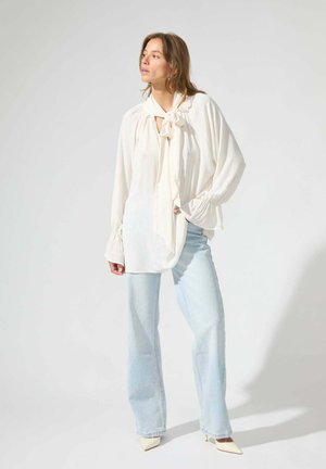 NIEVA - Blouse - blanccreme