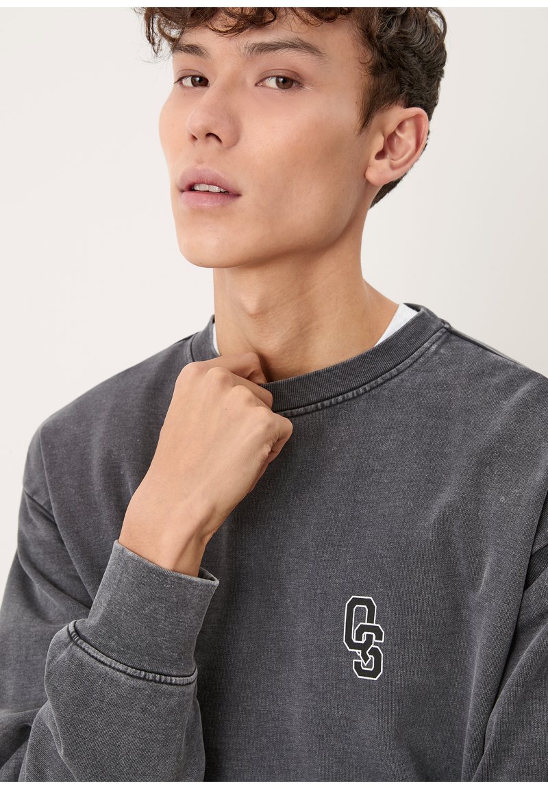 Herren Kapuzenpullover | QS by s.Oliver MIT WASCHUNG Sweatshirt black grey/anthrazit - WF79690 Herren Kapuzenpullover | QS by s.Oliver MIT WASCHUNG Sweatshirt black grey/anthrazit - WF79690