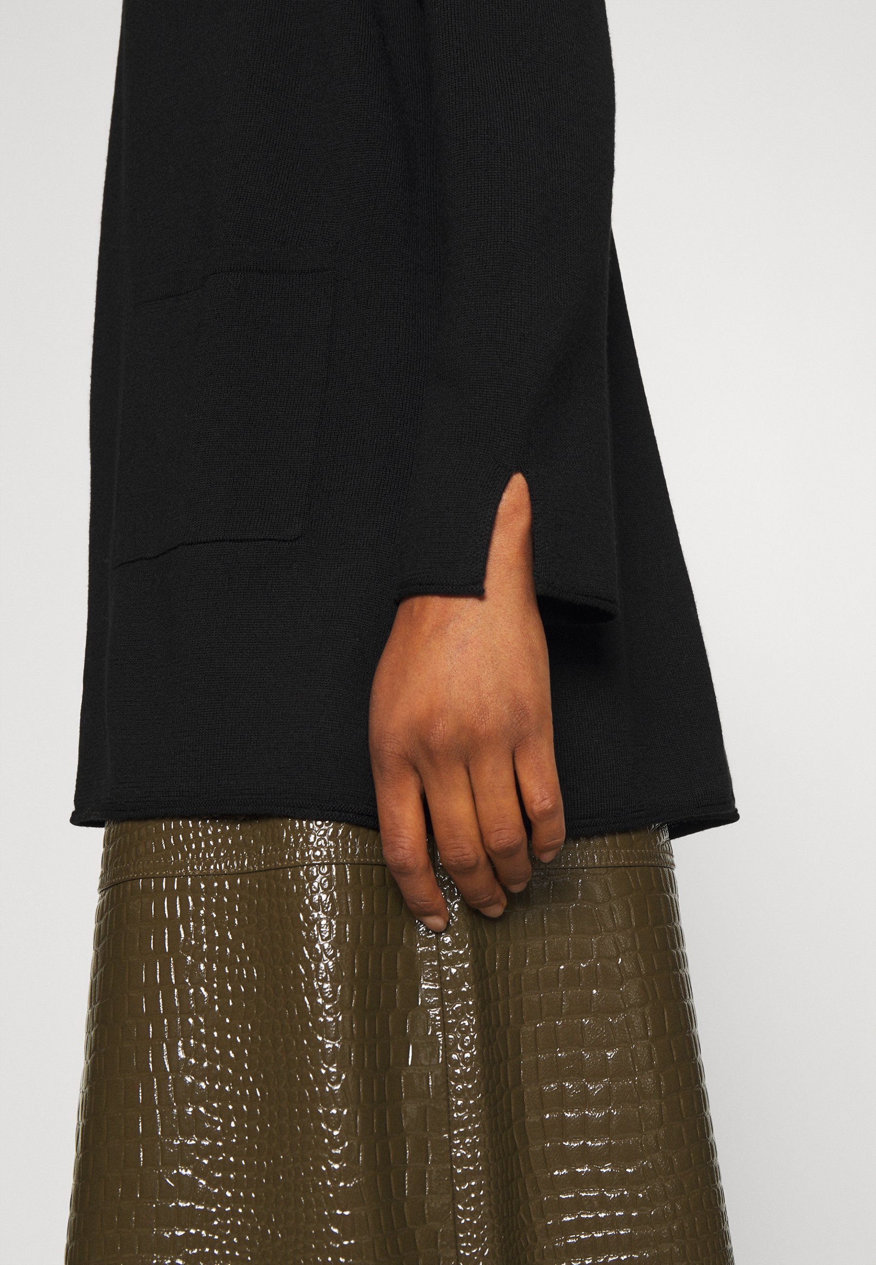 Damen CARDIGAN - Strickjacke Damen CARDIGAN - Strickjacke