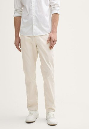 TOM TAILOR ULTRALIGHT REGULAR FIT  - Chino - light cashew beige
