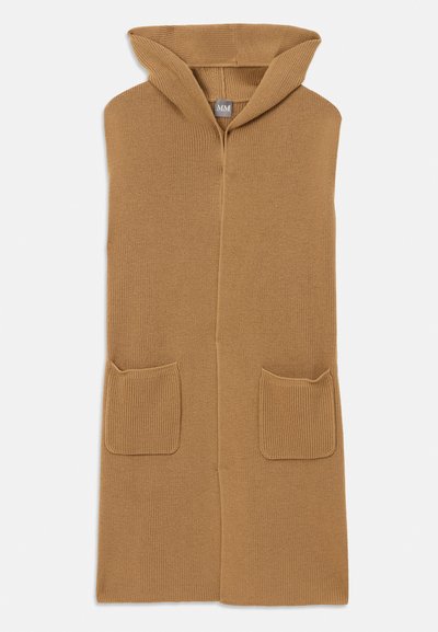 Μακρύ, καπέλο καρδιγκάλι σε καφέ χρώμα με ριμπ ύφανση. Διαθέτει δύο μπροστινές τσέπες. Μαλακή υφή με ανοιχτό μπροστινό σχέδιο.