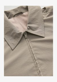 Unselected, neutral