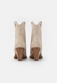 Bronx NEW KOLE - Botins de salto alto - sand