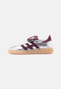 Valgt, silver-coloured metallic/maroon/off white