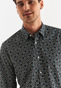 Pako Lorente SLIM FIT - Koszula