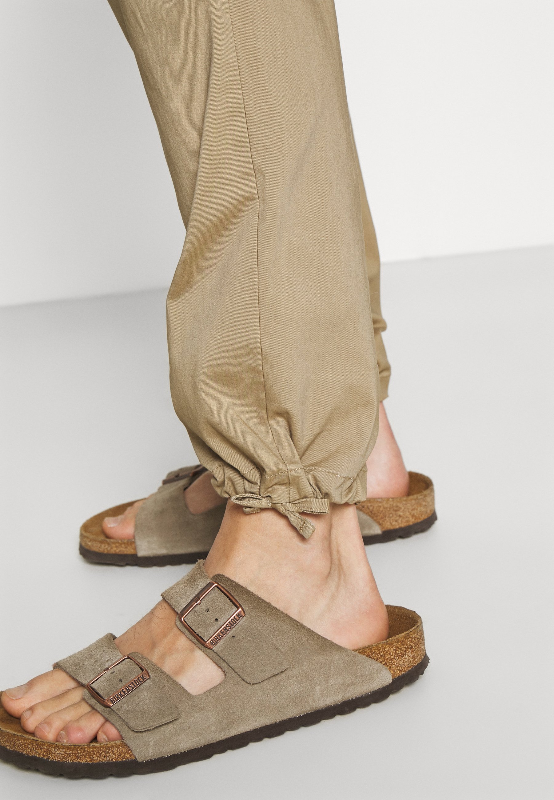 DOCKERS MOBILE PANT - Vaqueros rectos - new british khaki/beige - Zalando.es