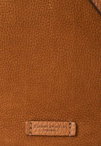 Gianni Chiarini CHARLOTTE - Borsa a mano - camel