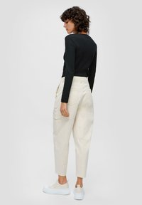 s.Oliver MIT KNOPFLEISTE - Langarmshirt - schwarz