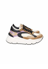 Sneaker eleganti con un mix di materiali in marrone, nero e viola. Realizzati in rete e suede, presentano una suola bianca spessa.