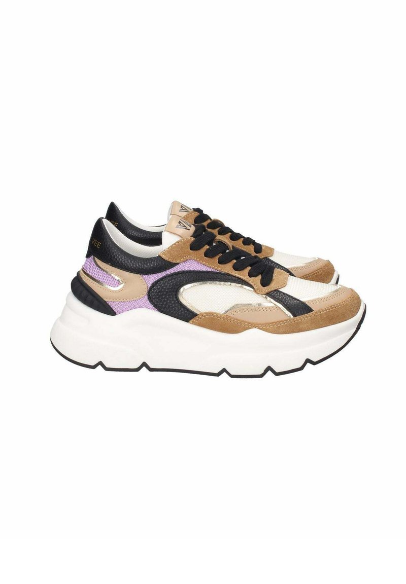 Sneaker eleganti con un mix di materiali in marrone, nero e viola. Realizzati in rete e suede, presentano una suola bianca spessa.