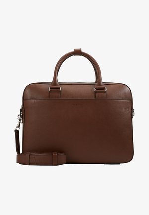 Brun læder laptop taske med dobbelte top hændter og en aftagelig skulderrem. Struktureret finish og lynlåslukning, minimal branding synlig.