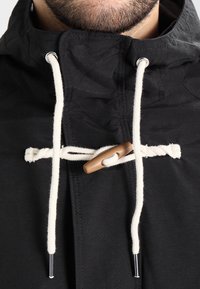 Pier One Tunn jacka - olive