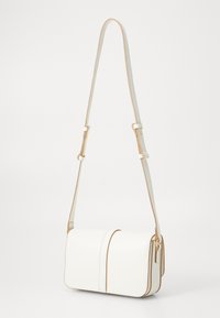 Tommy Hilfiger LIBRE FLAP CROSSOVER - Skulderveske - ivory silk
