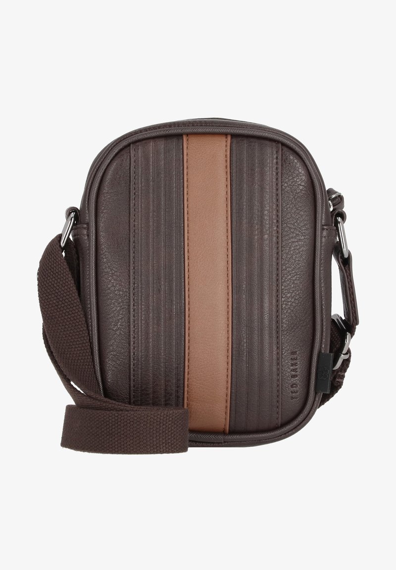 Borsa a tracolla in pelle marrone con texture a righe verticali e una striscia centrale beige. Dotata di una tracolla in tessuto regolabile e chiusura con zip.