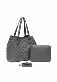 Šedá prošívaná taška se dvěma uchy, doplněná menší šedou kapsou na zip. Metalický detail loga na tašce.
