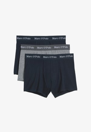 Drei Paar Herren-Boxershorts in Marineblau, Grau und Dunkelgrau. Jede hat einen weichen, elastischen Bund mit dem Logo "Marc O'Polo". Sanfter Stofftextur.