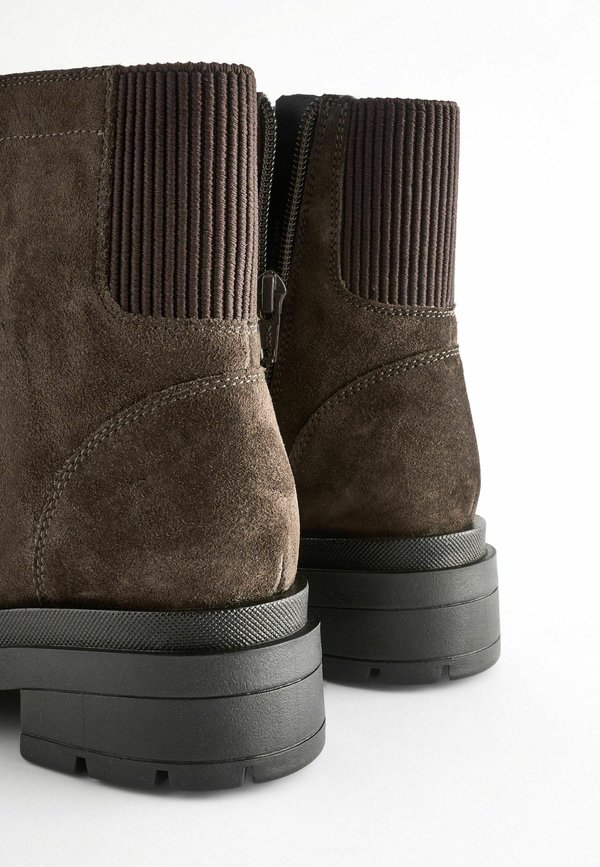 ZIP FRONT CHUNKY – REGULAR FIT – Stiefelette