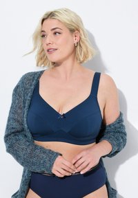 Unselected, midnight blue