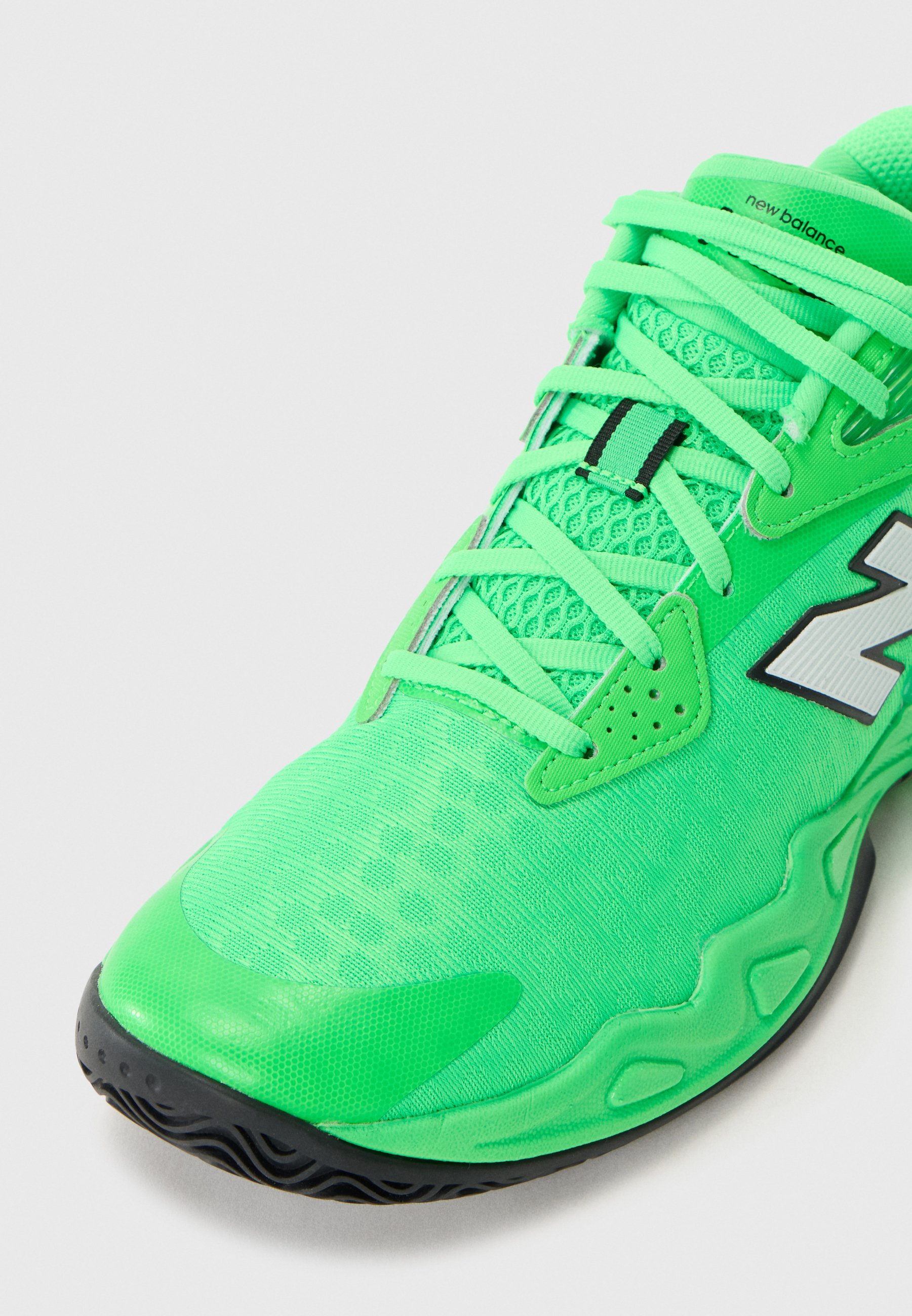new balance low top basketball shoes