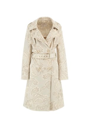 Svetlo bež plašč s paisley vzorcem, dvovratno zasnovo, širokimi reverji, pasom in strukturiranimi rokavi.