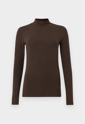 Haut à col roulé marron à manches longues en tissu doux. Design ajusté avec un col haut et des manches sans couture. Pas de motifs ni de matériel visible.