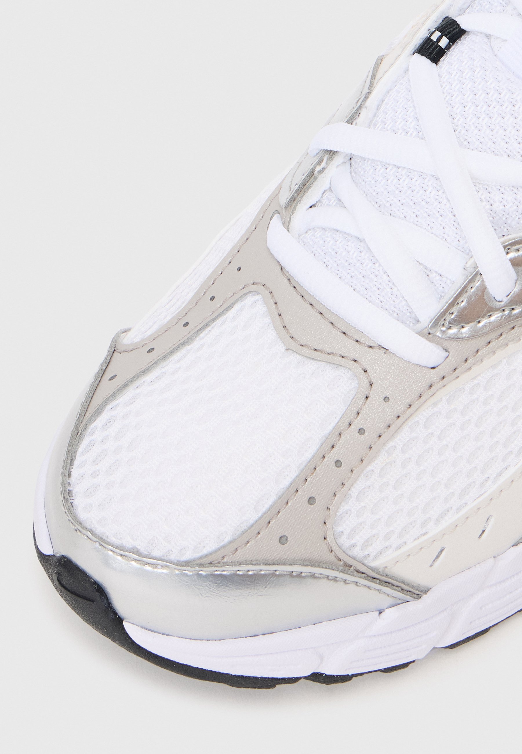 N.⑤ Nike Sportswear V5 UNISEX - Sneakers low - white/black/vast grey