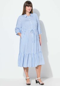 Ulla Popken STRIPED 3/4 SLEEVE BUTTON DOWN - Abito a camicia - sky blue
