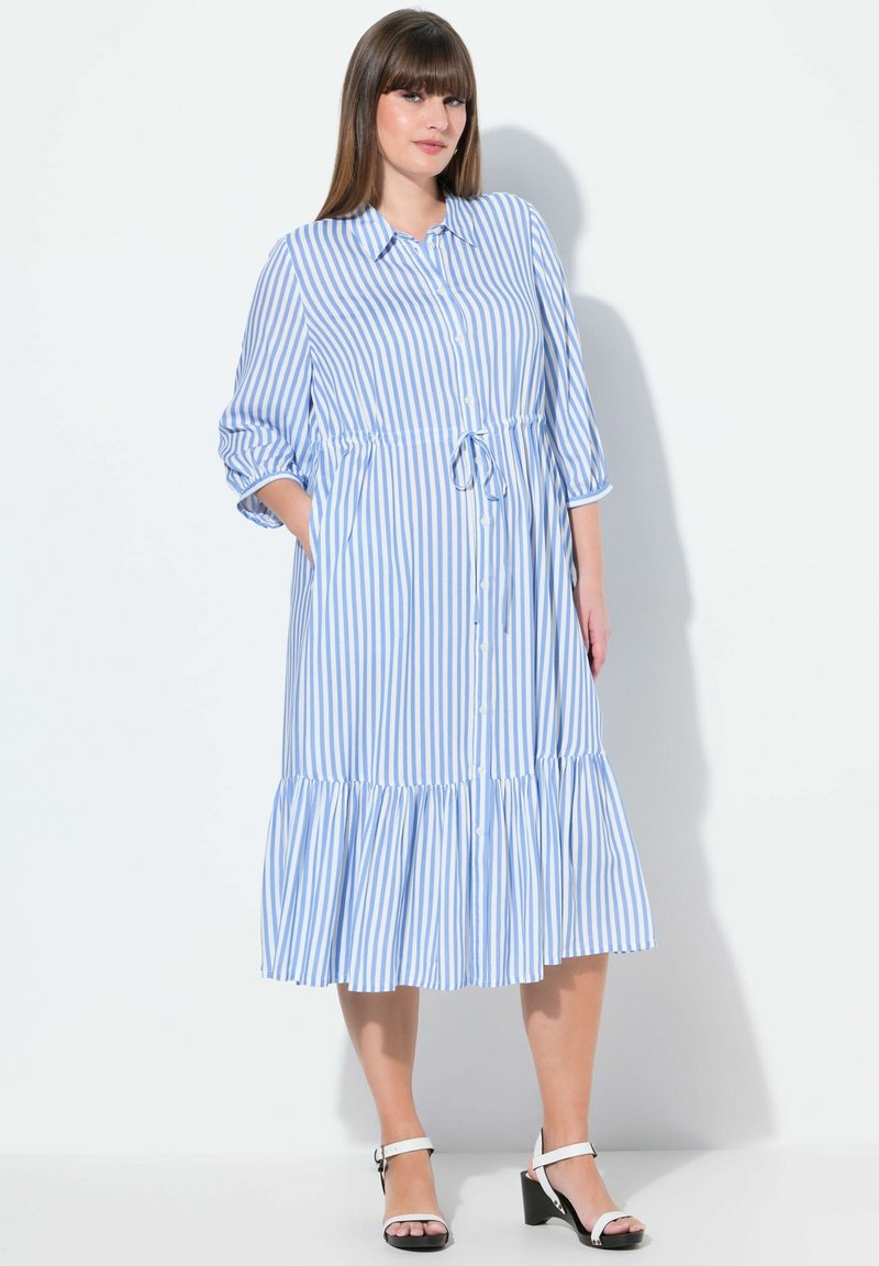 Ulla Popken STRIPED 3/4 SLEEVE BUTTON DOWN - Abito a camicia - sky blue